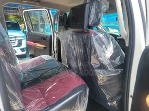 Toyota Hilux 2022 White