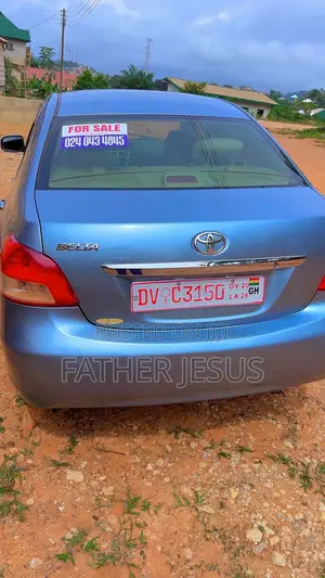 Toyota Belta 2010 Blue