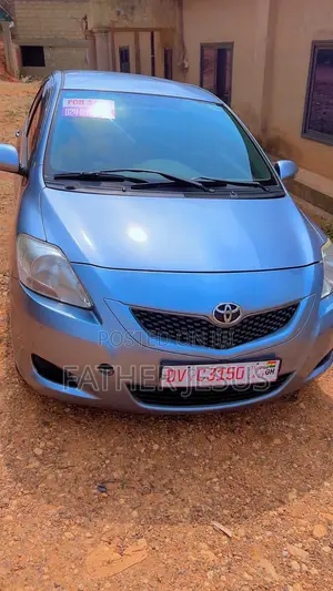 Toyota Belta 2010 Blue