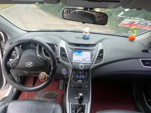 Hyundai Avante 2014 White