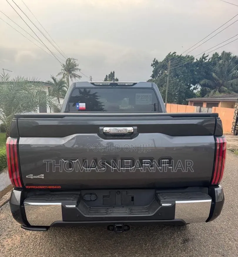 Toyota Tundra 2024 Black