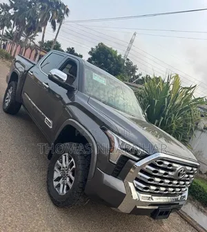 Toyota Tundra 2024 Black