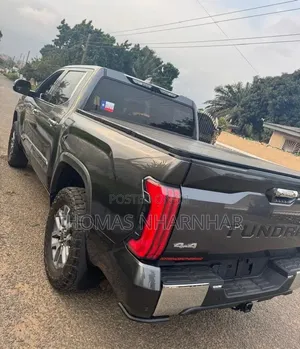 Toyota Tundra 2024 Black