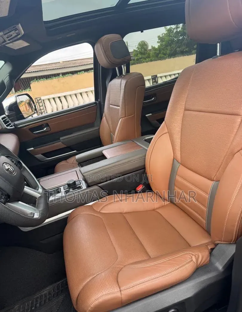Toyota Tundra 2024 Black