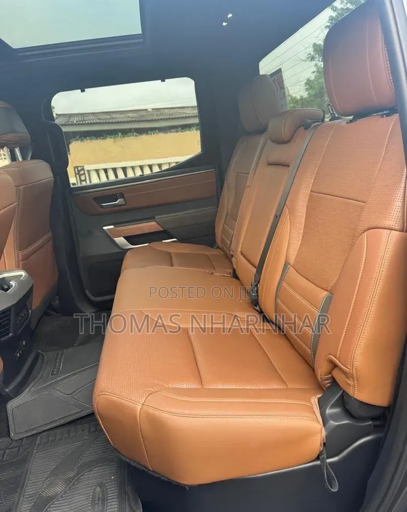 Toyota Tundra 2024 Black