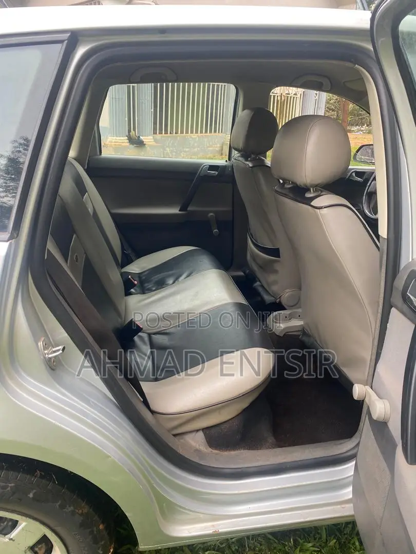 Volkswagen Polo 2009 Gray