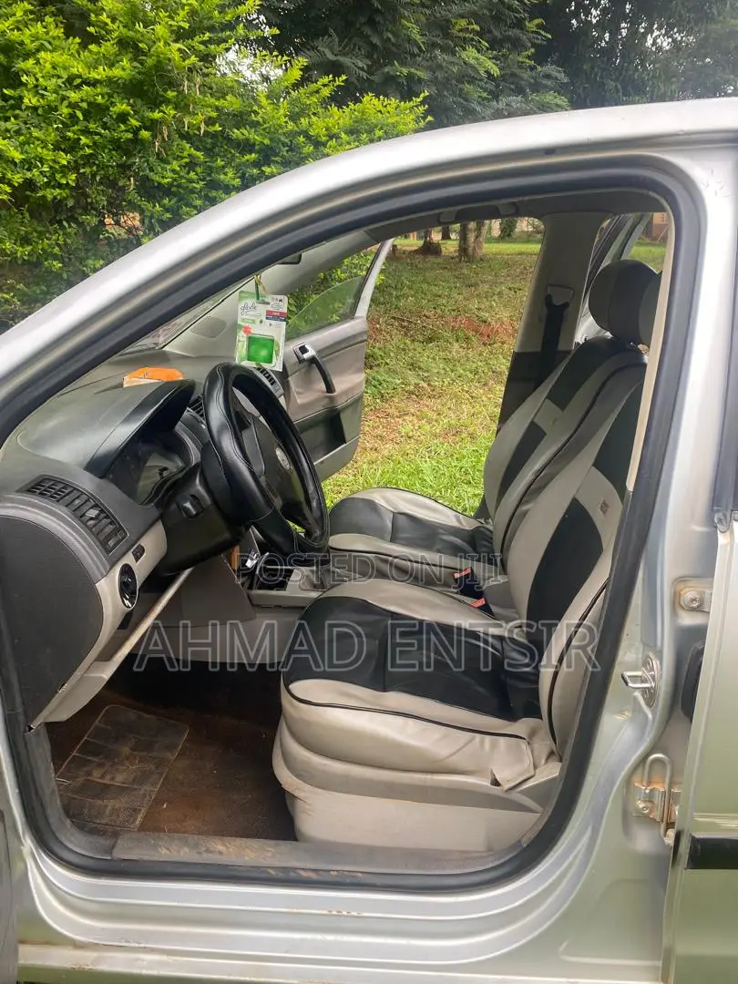Volkswagen Polo 2009 Gray
