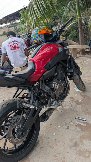 Yamaha DT175 2017 Red