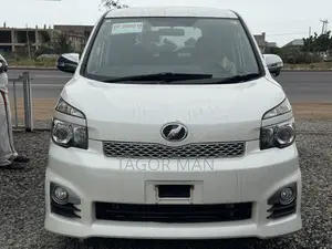Toyota Voxy Trans-X 4WD 5-Seater 2011 White