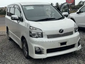 Toyota Voxy Trans-X 4WD 5-Seater 2011 White