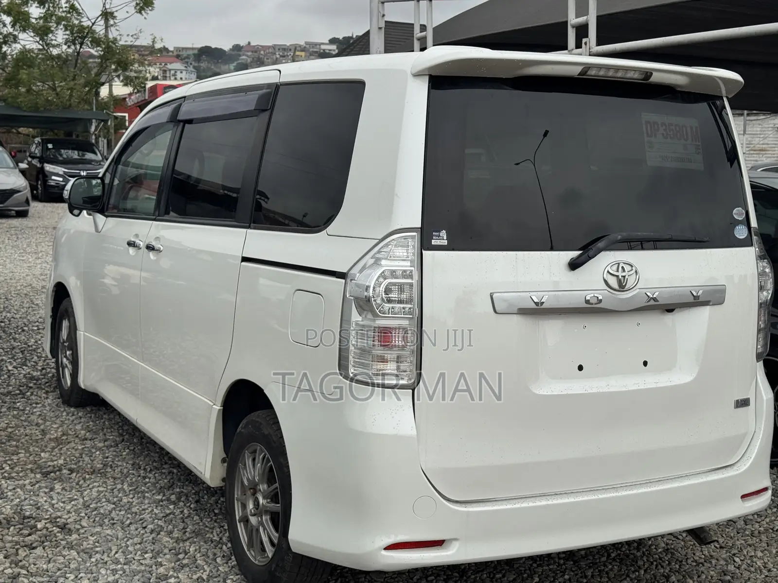 Toyota Voxy Trans-X 4WD 5-Seater 2011 White