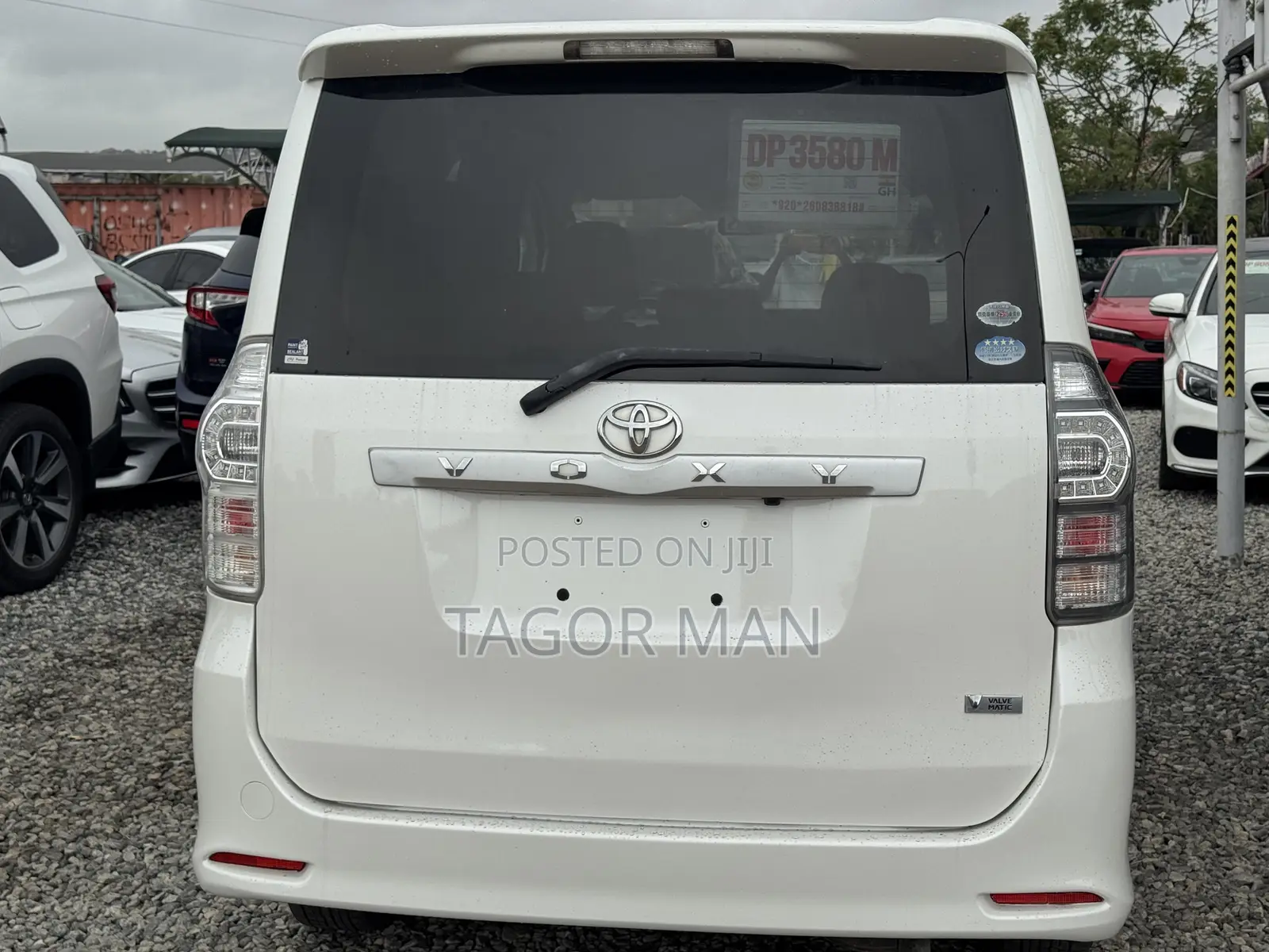Toyota Voxy Trans-X 4WD 5-Seater 2011 White