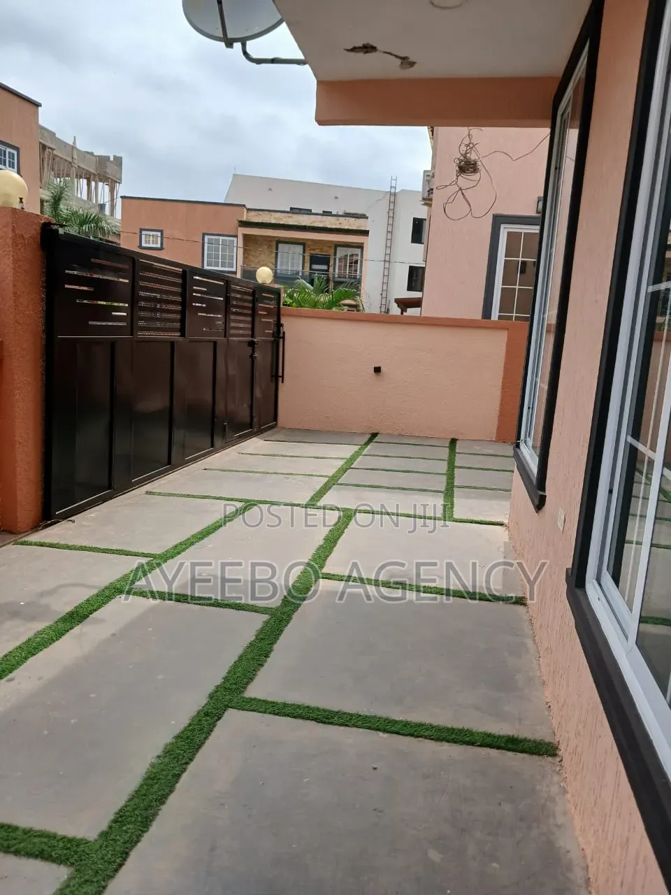 6bdrm Bungalow in Jl Estate, Manet Junction for rent