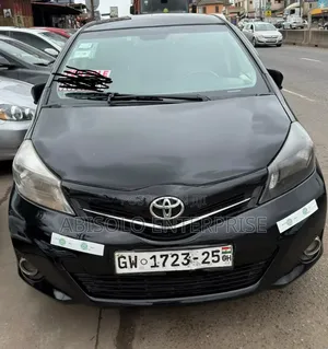 Toyota Yaris 2015 Black
