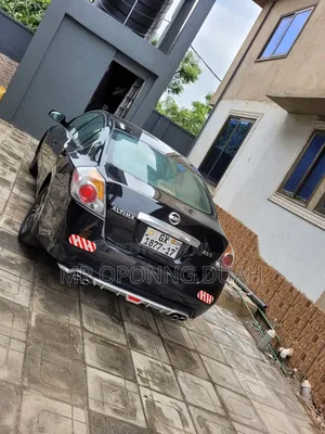 Nissan Altima 2010 Black