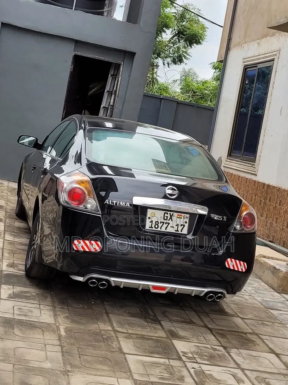 Nissan Altima 2010 Black