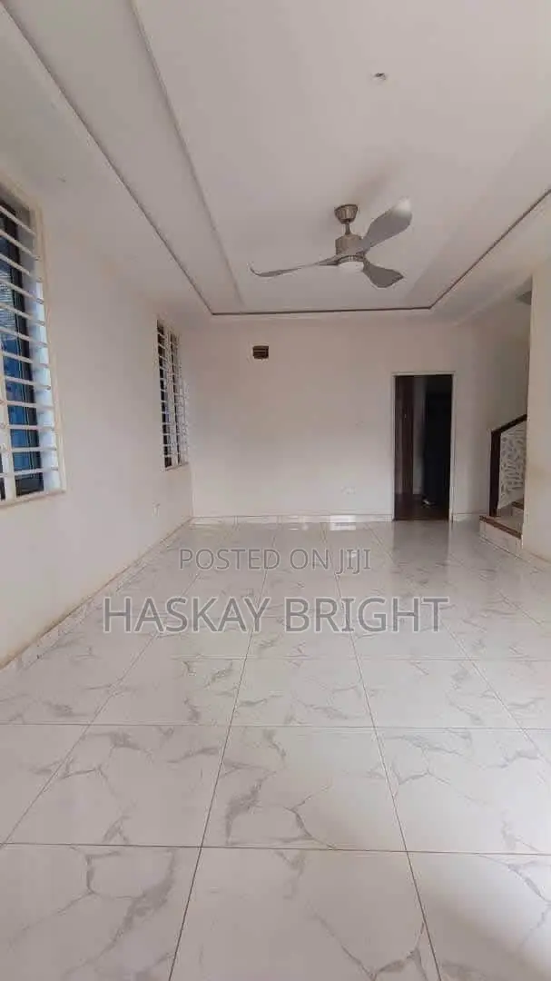 3bdrm House in Adenta for rent