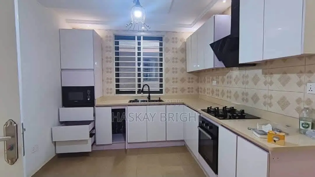 3bdrm House in Adenta for rent