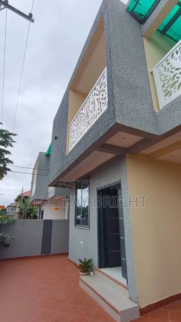 3bdrm House in Adenta for rent