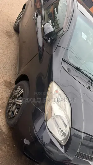 Toyota Vitz 2010 Black
