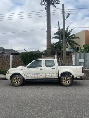 Nissan Hardbody 2017 White