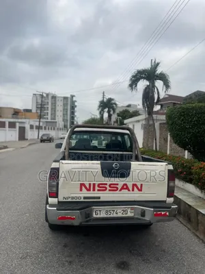 Nissan Hardbody 2017 White