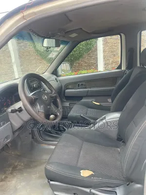 Nissan Hardbody 2017 White