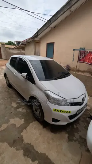 Toyota Vitz 2012 White
