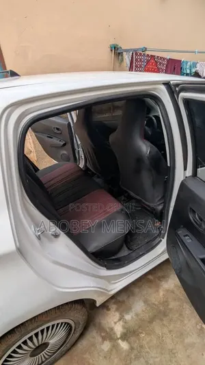 Toyota Vitz 2012 White