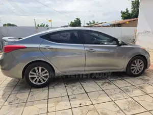 Hyundai Elantra Limited Sedan FWD (1.8L 4cyl 6A) 2013 Brown