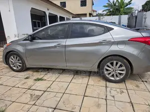 Hyundai Elantra Limited Sedan FWD (1.8L 4cyl 6A) 2013 Brown