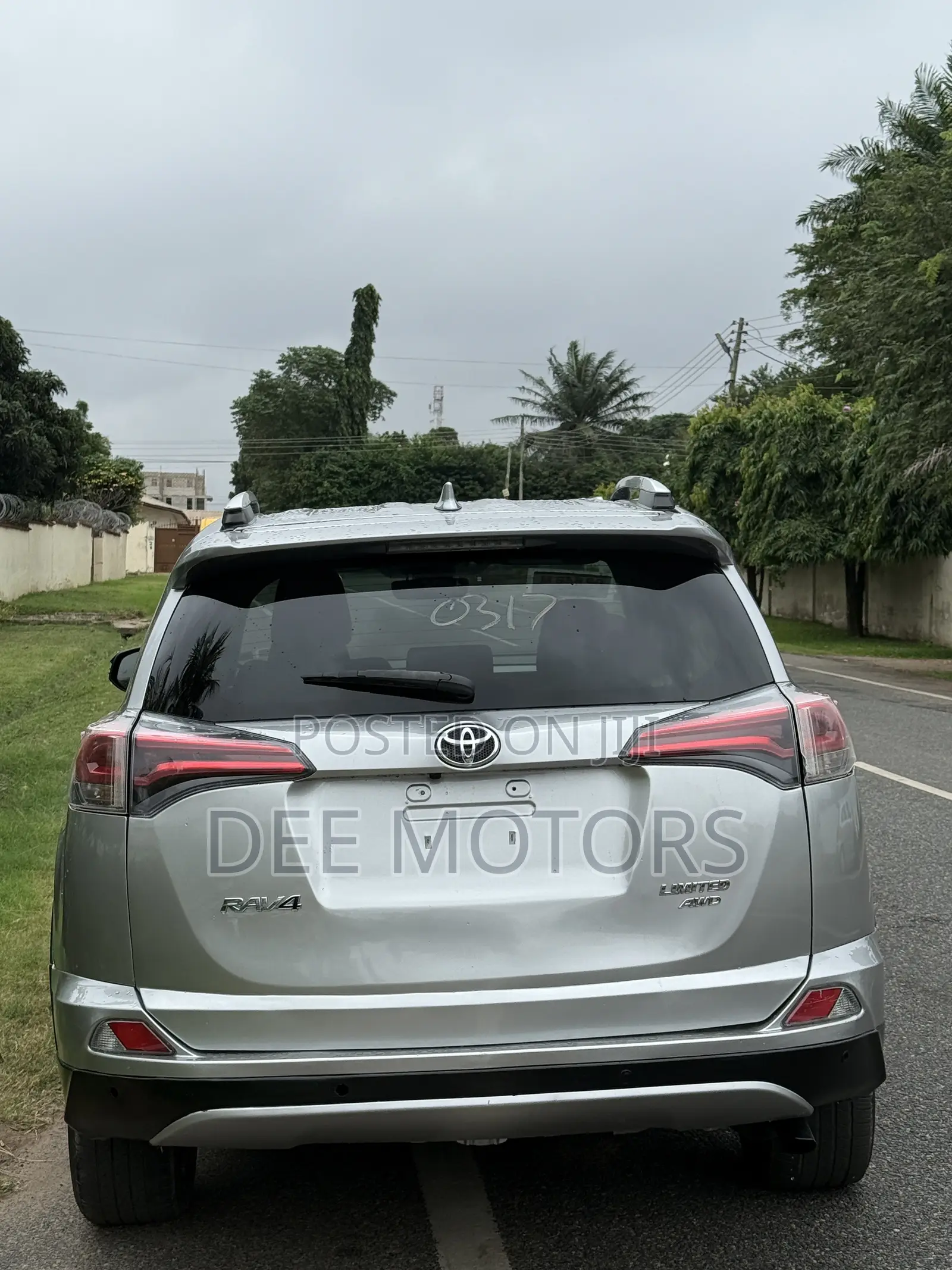 Toyota RAV4 Limited AWD (2.5L 4cyl 6A) 2016 Silver