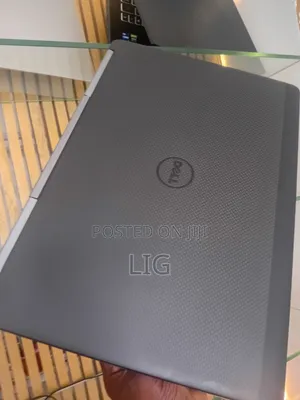 Laptop Dell Precision 7520 32GB Intel Core i7 SSHD (Hybrid) 256GB