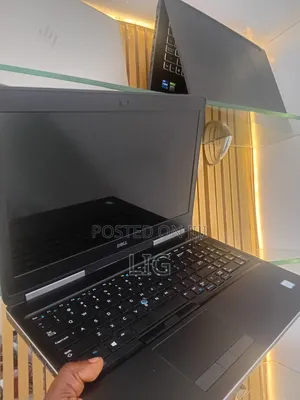 Laptop Dell Precision 7520 32GB Intel Core i7 SSHD (Hybrid) 256GB