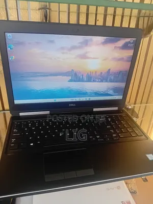 Laptop Dell Precision 7520 32GB Intel Core i7 SSHD (Hybrid) 256GB
