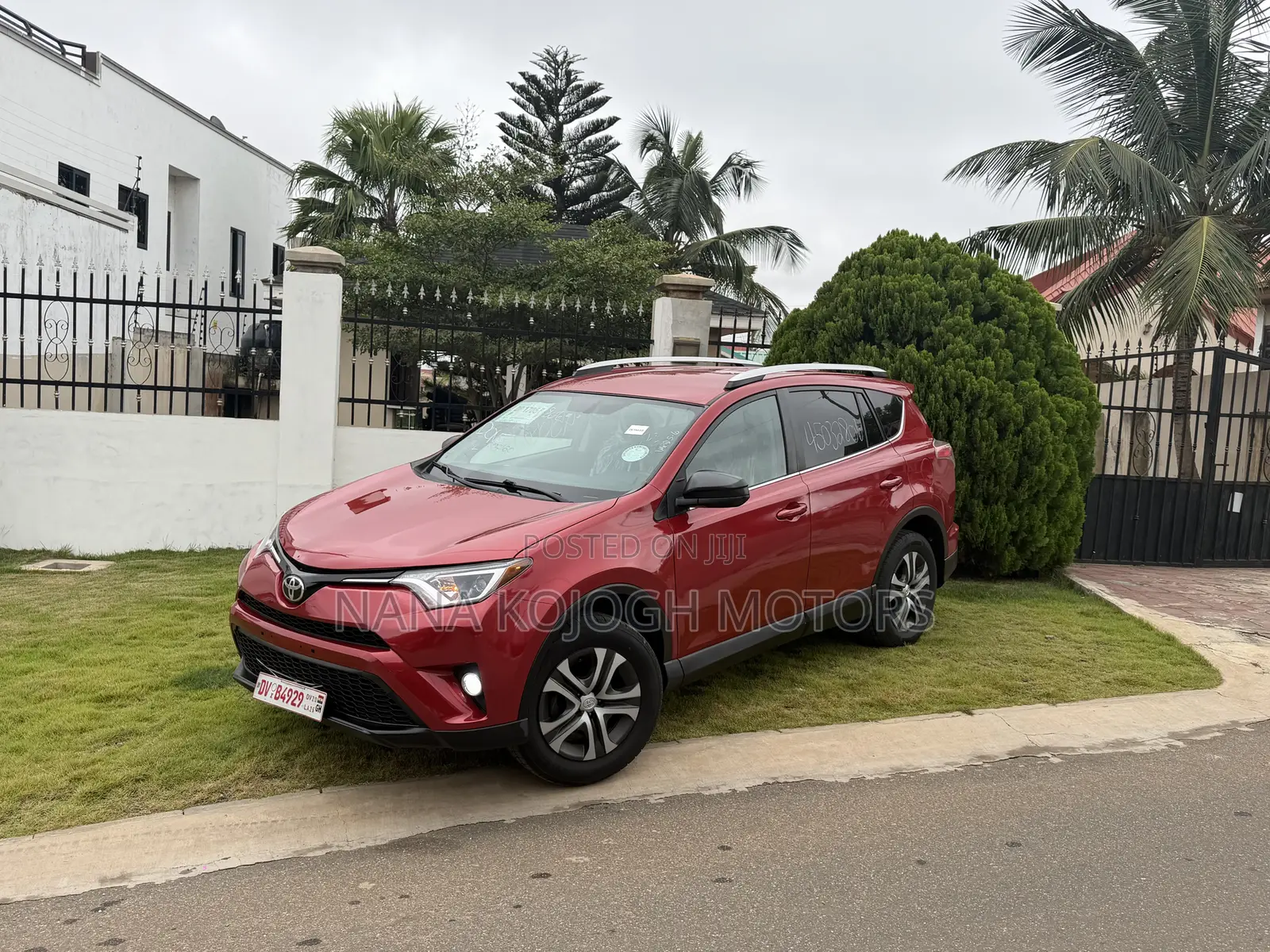 Toyota RAV4 LE AWD (2.5L 4cyl 6A) 2017 Red
