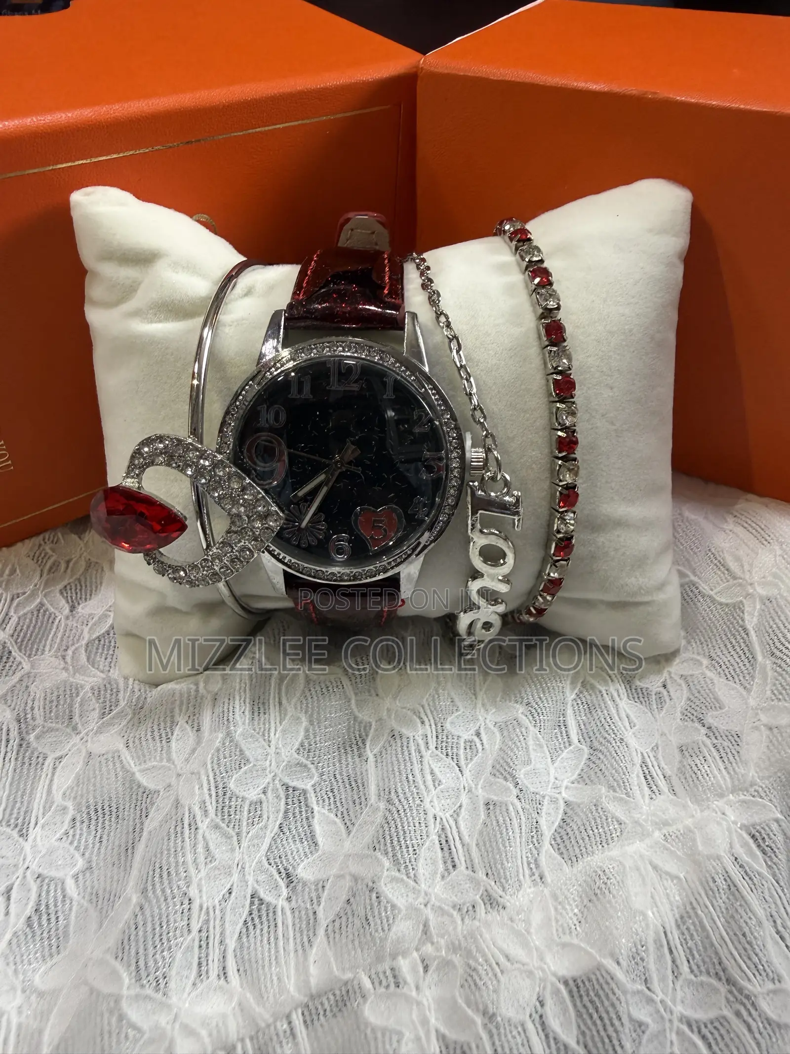 Beautiful Gift Set Boxed Watch and Bracelets for Ladies