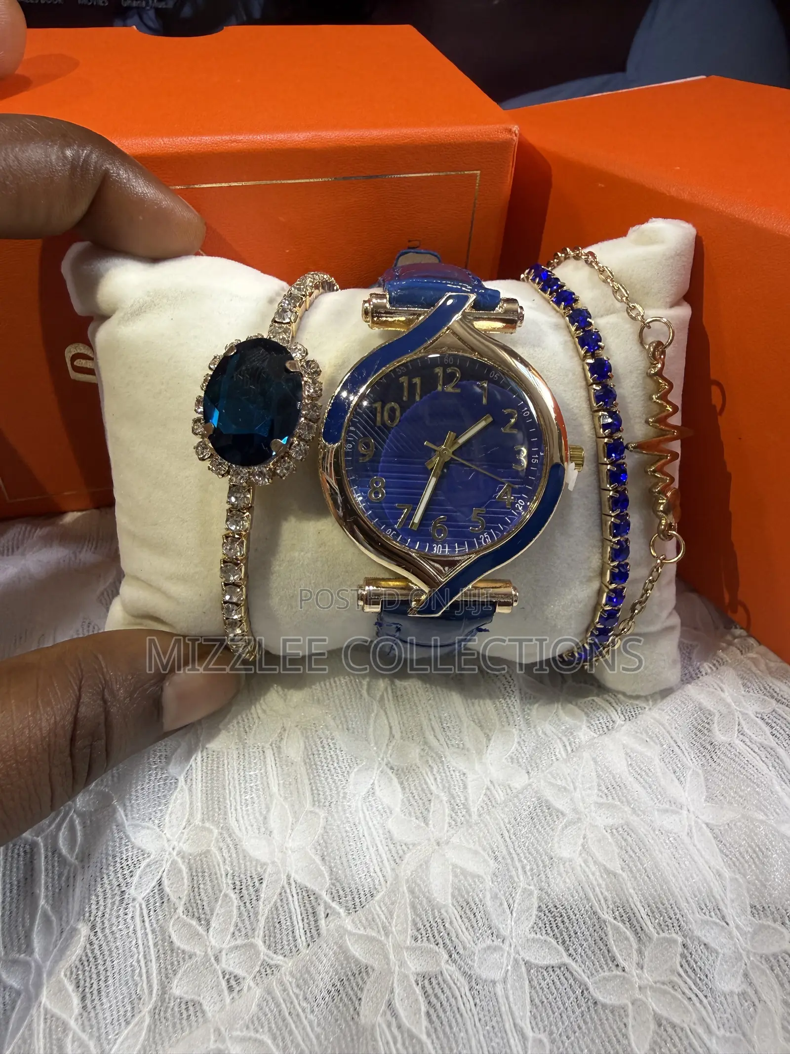 Beautiful Gift Set Boxed Watch and Bracelets for Ladies