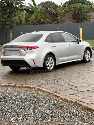 Toyota Corolla 2021 Silver