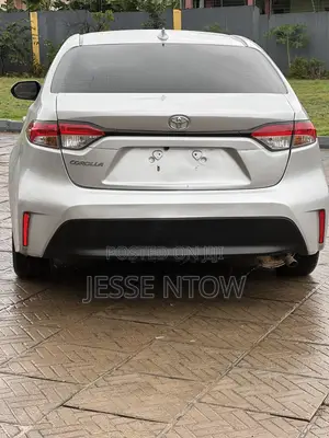 Toyota Corolla 2021 Silver