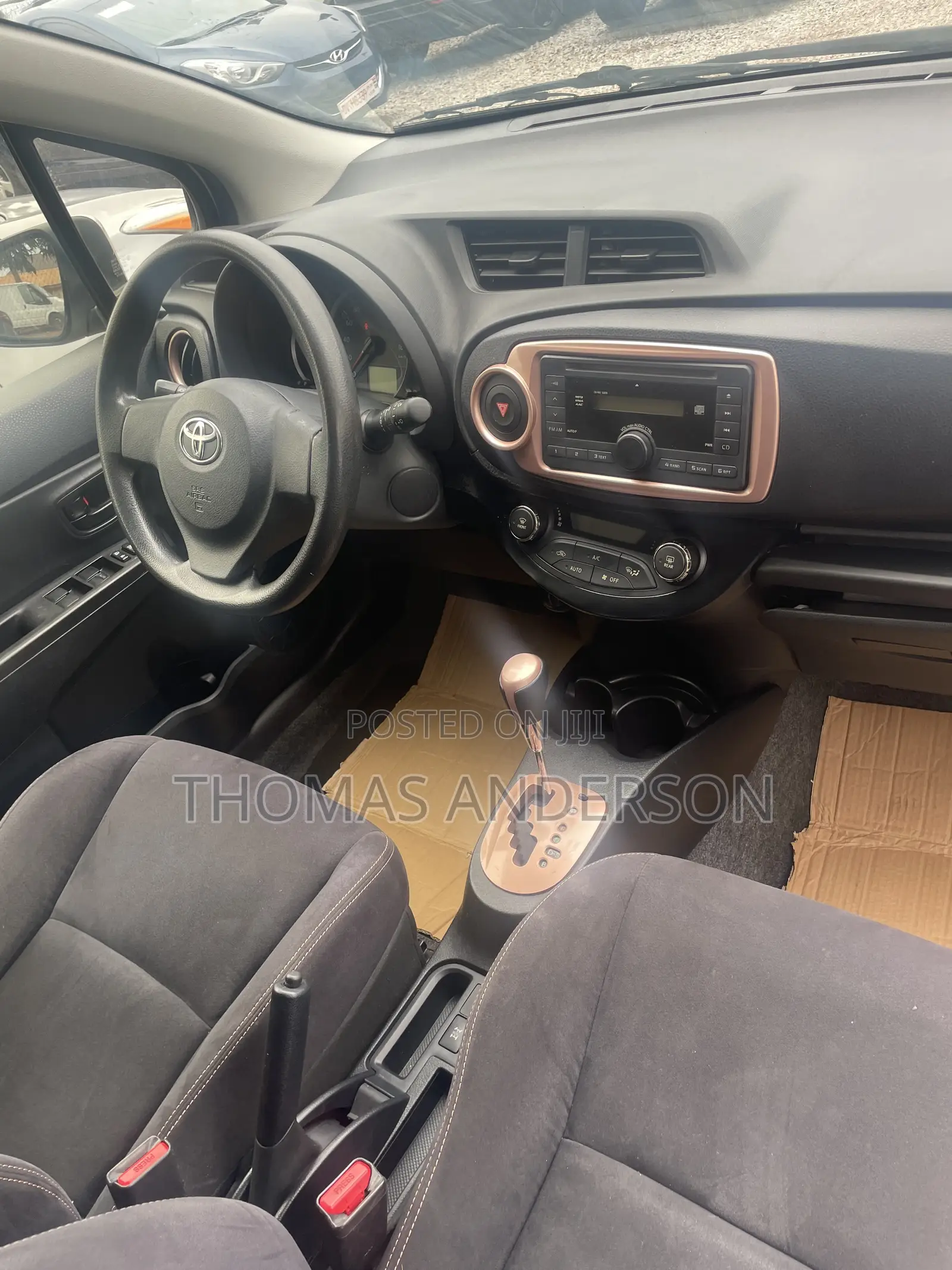 Toyota Vitz 2014 Silver