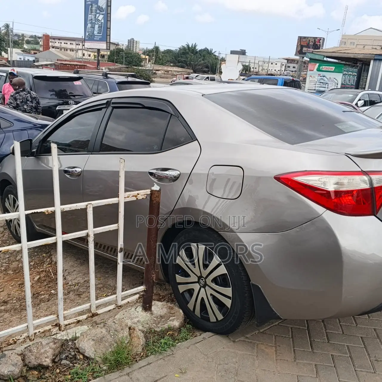 Toyota Corolla 2016 Brown