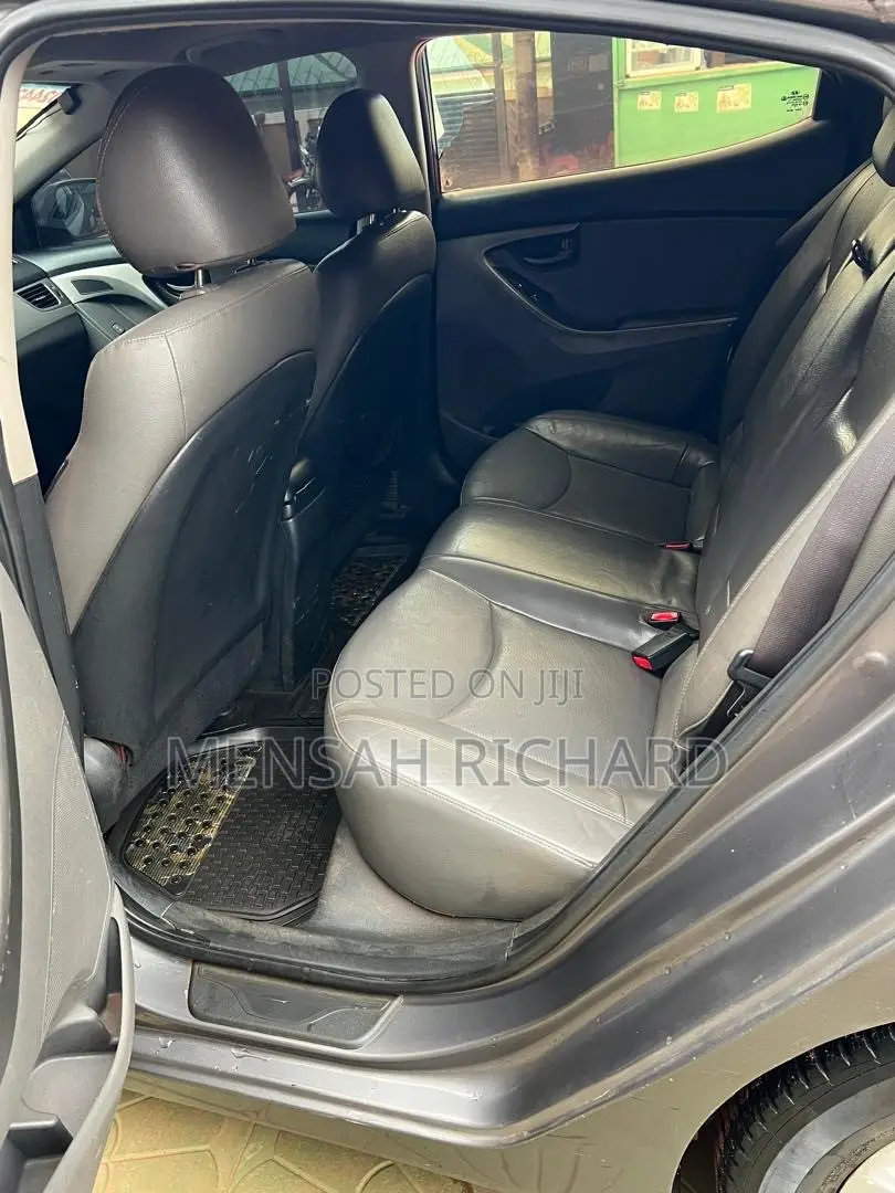Hyundai Elantra GLS Sedan FWD (1.8L 4cyl 6A) 2013 Gray