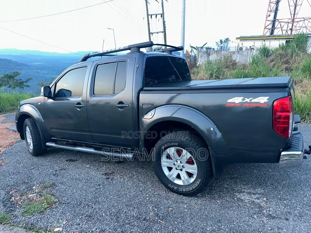Nissan Navara 2015 Gray
