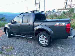 Nissan Navara 2015 Gray