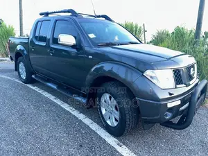 Nissan Navara 2015 Gray
