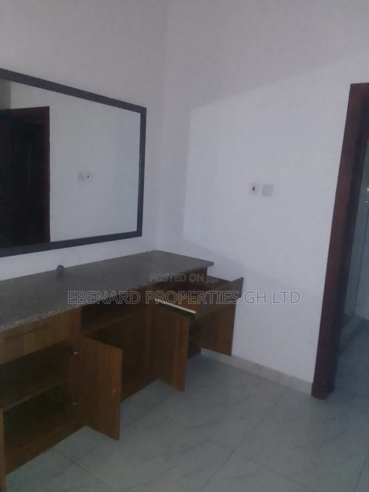 5bdrm House in Ebenard Properties, Lashibi for rent
