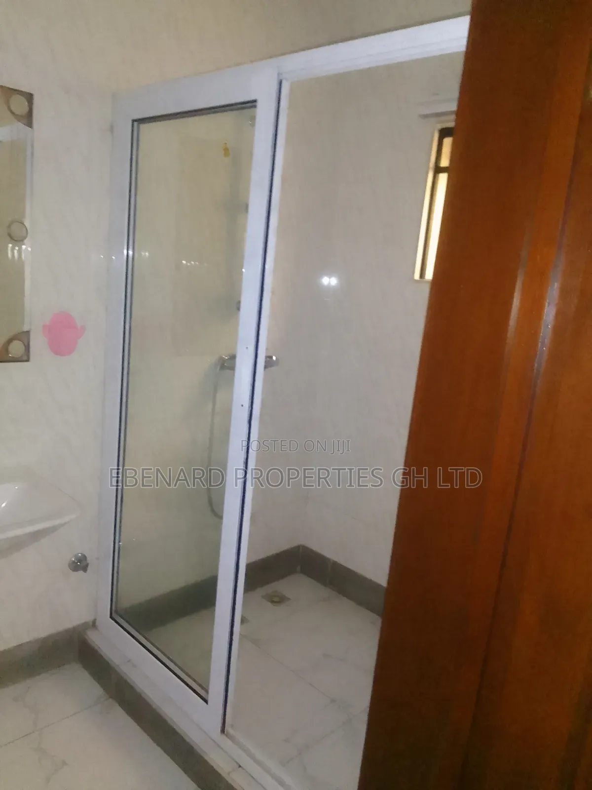 5bdrm House in Ebenard Properties, Lashibi for rent