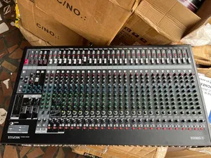 MGP 32X Mixer Console