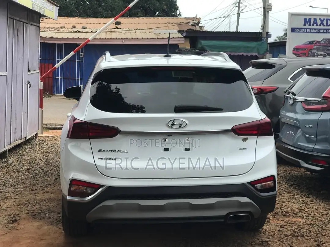 Hyundai Santa Fe 2019 White